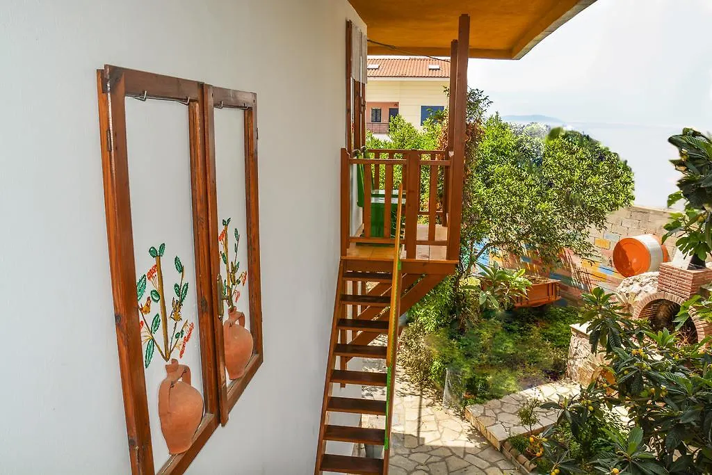 Studios Oasis Apartment Neos Marmaras