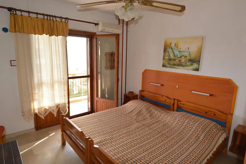 Studios Oasis Apartment Neos Marmaras Greece
