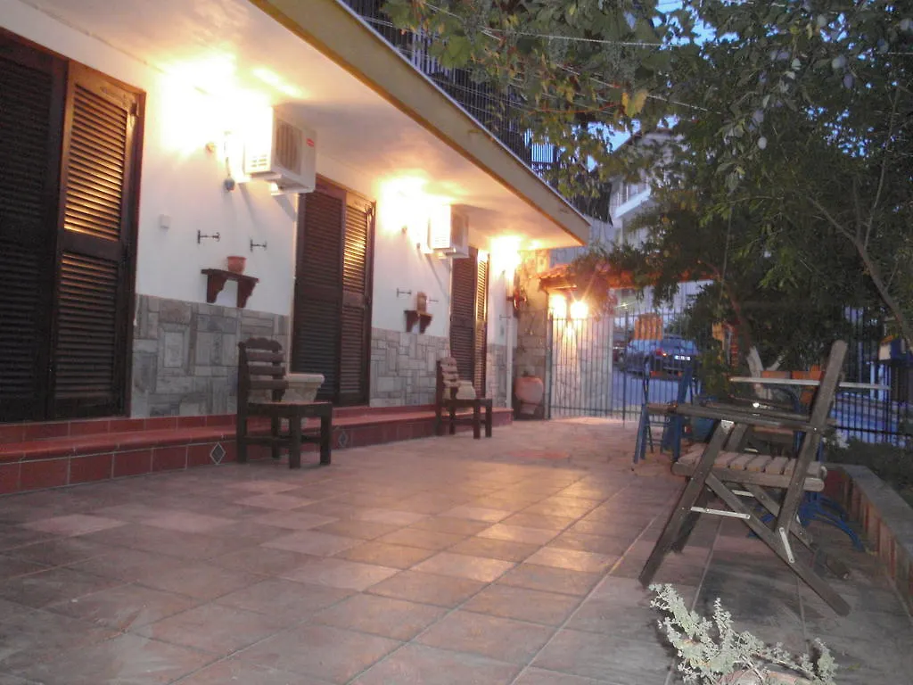 Studios Oasis Apartment Neos Marmaras