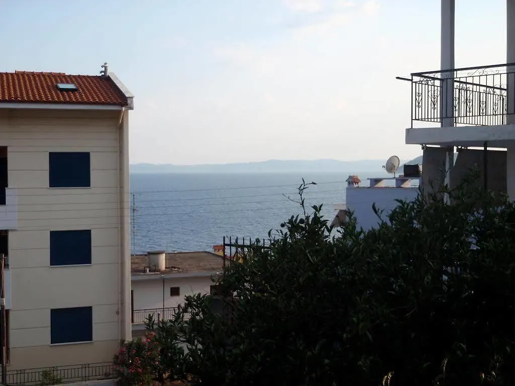 Studios Oasis Apartment Neos Marmaras